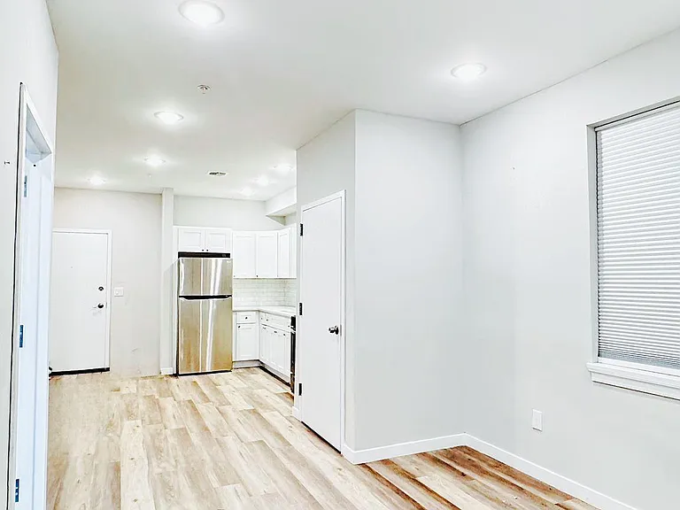 22 Arlington St #2 — Photo 4