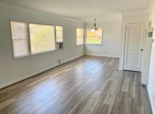 3876 Roble Vista Dr, Los Angeles, CA 90027