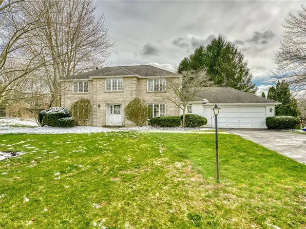 29 Brookshire Ln, Penfield, NY 14526