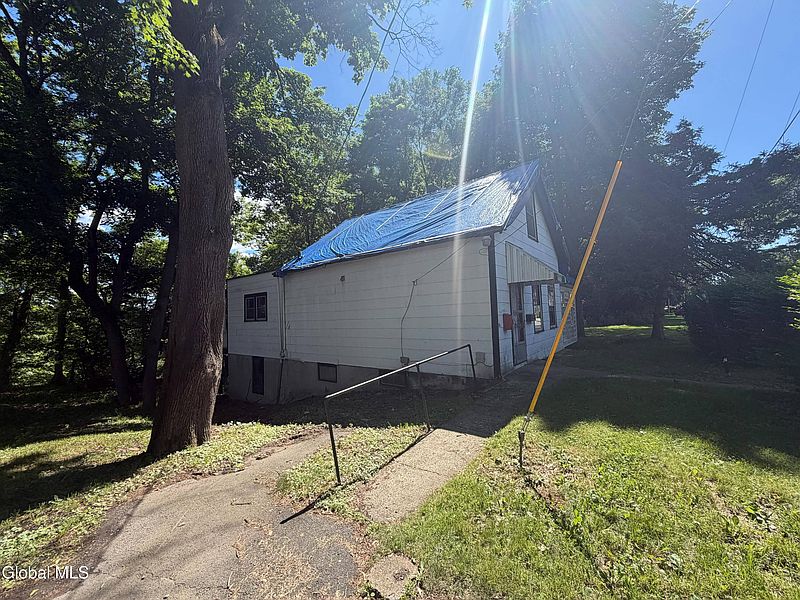 2nd image of 1886 Highland Avenue