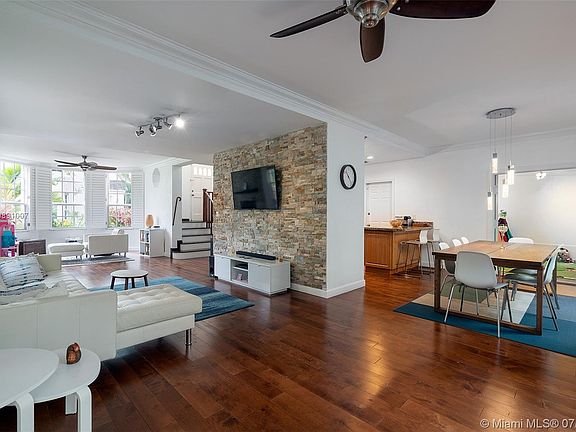 2nd image of 3142 Peachy St #5