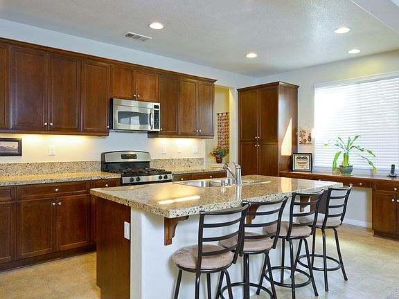 Kitchen Breakfast Bar