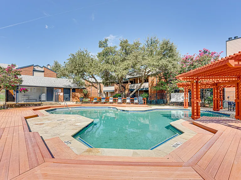 Indian Creek Apartments — Photo 32