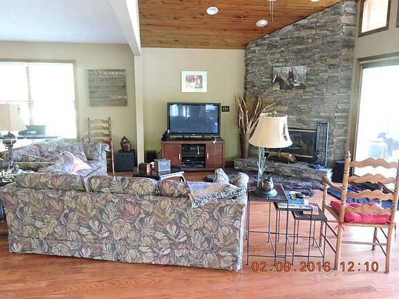 3rd image of 52 Cove Lake Cir