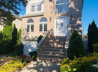 192 Vineland Ave, Staten Island, NY 10312