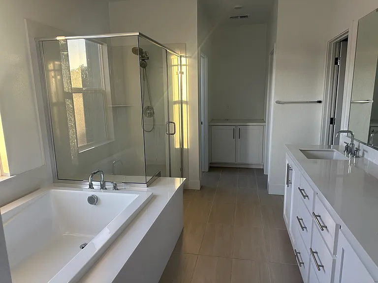 402 N Estes Way — Photo 9