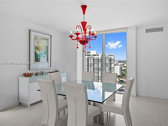 4th image of 90 SW 3rd St APT 3609