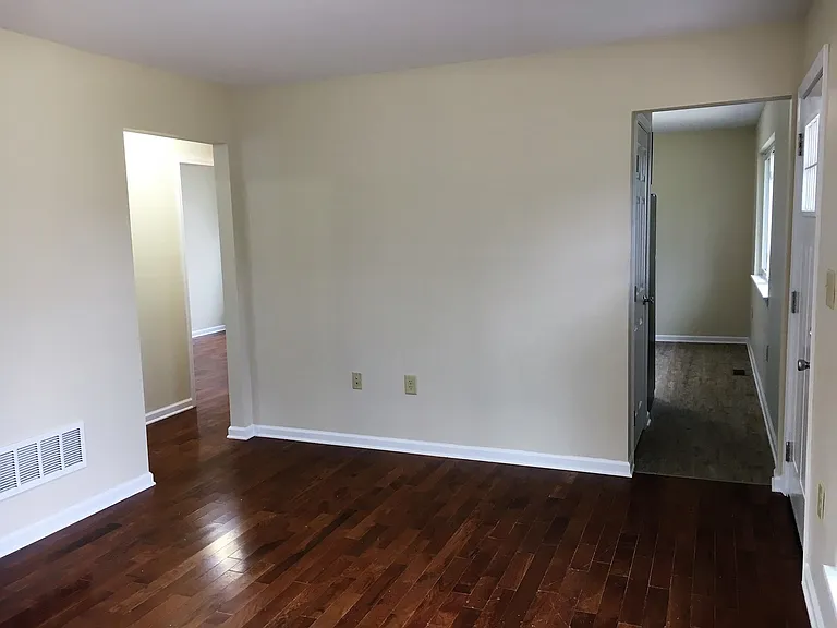 1114 Acton Rd — Photo 3