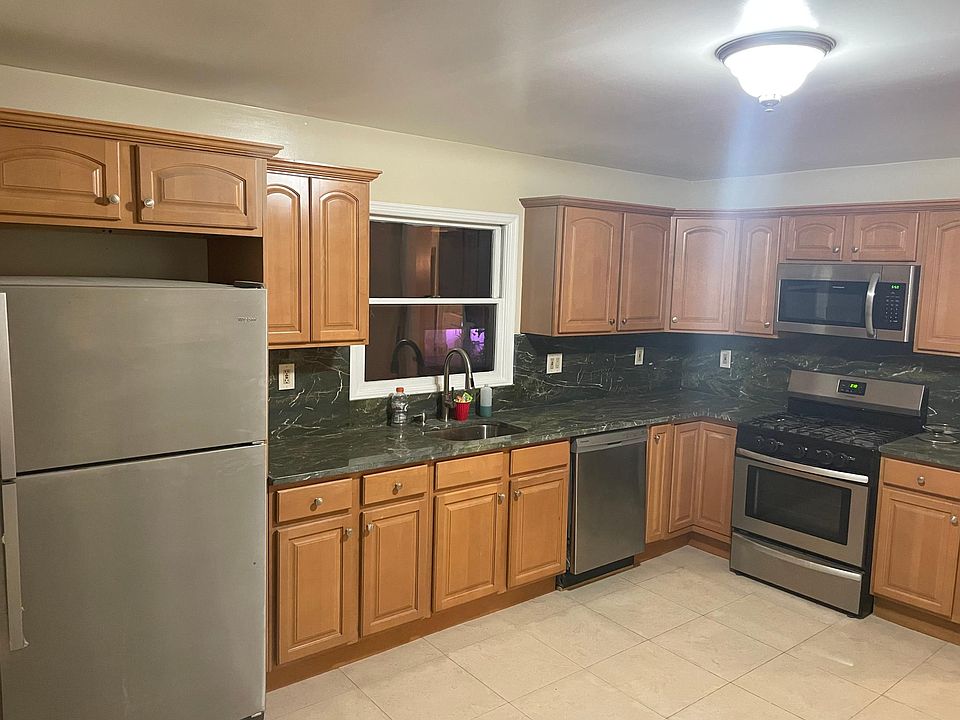 1st image of 25 Montgomery Ave Floor 2