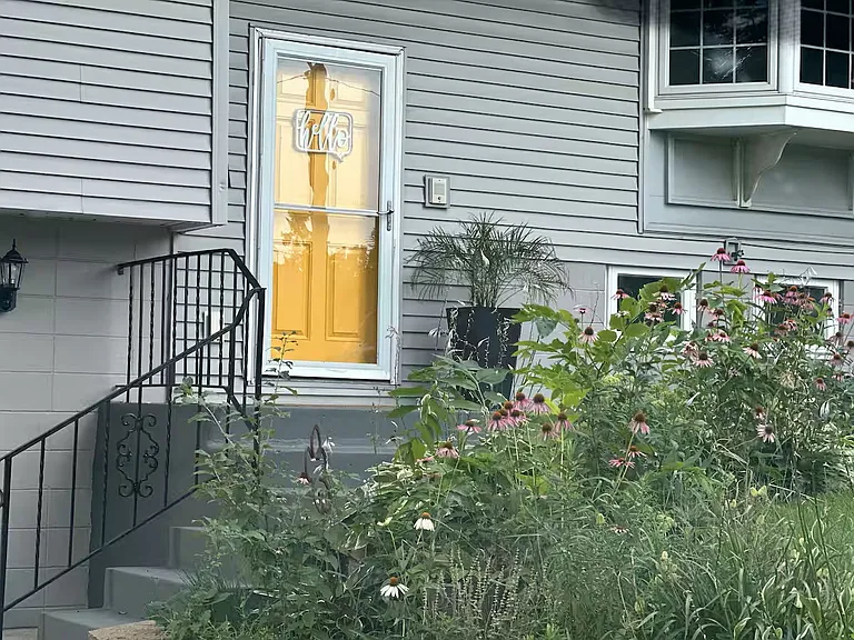 29th Ave NE — Photo 20