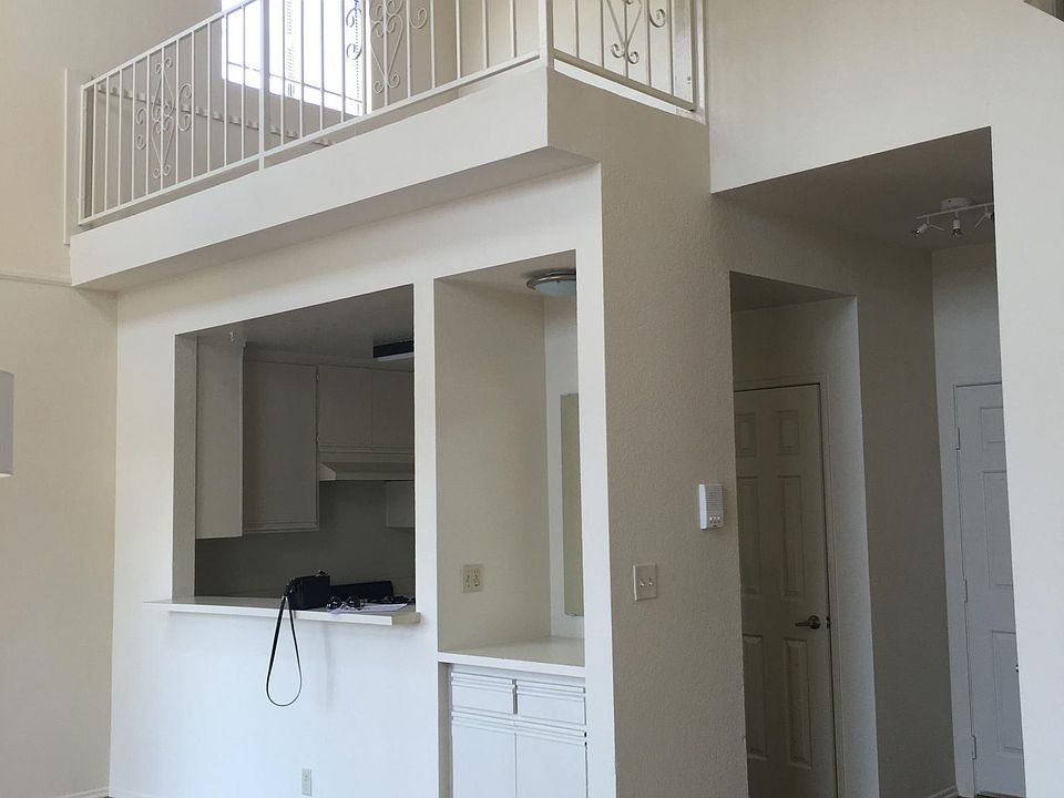 2nd image of 3816 Beethoven St APT 204