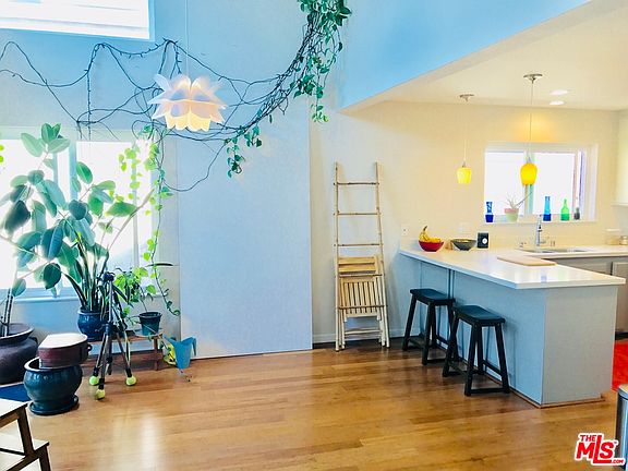 5th image of 11938 Courtleigh Dr APT 5