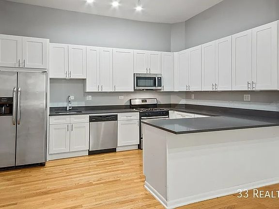 2nd image of 1282 N Milwaukee Ave Unit 3