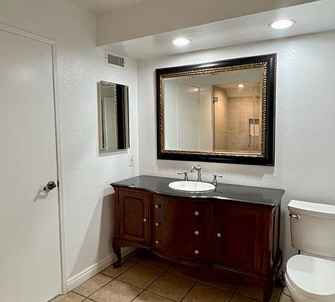 3rd image of 2245 W 239th St