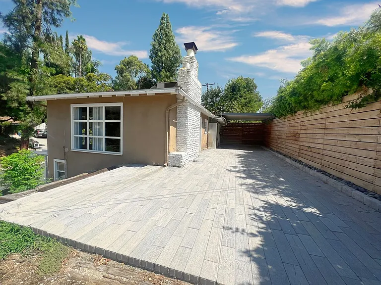 1326 Pacific St — Photo 3