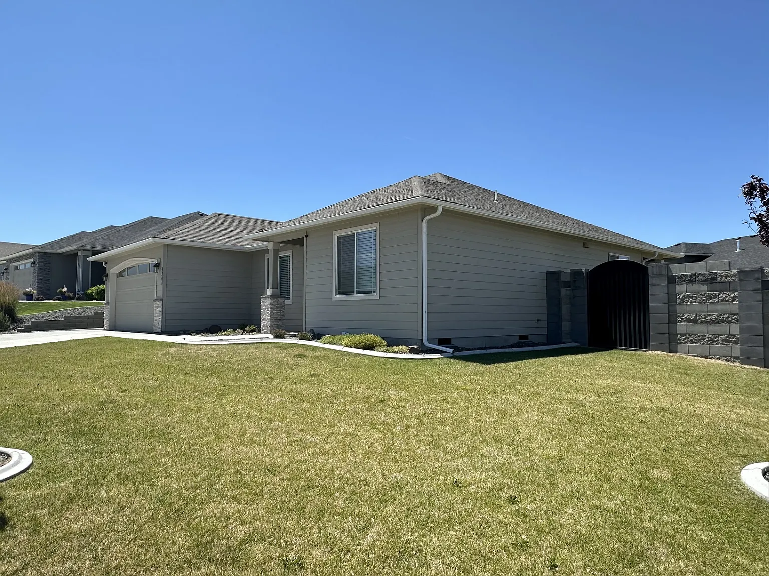3 bed, 1600 sqft, $2,750 — Photo 2