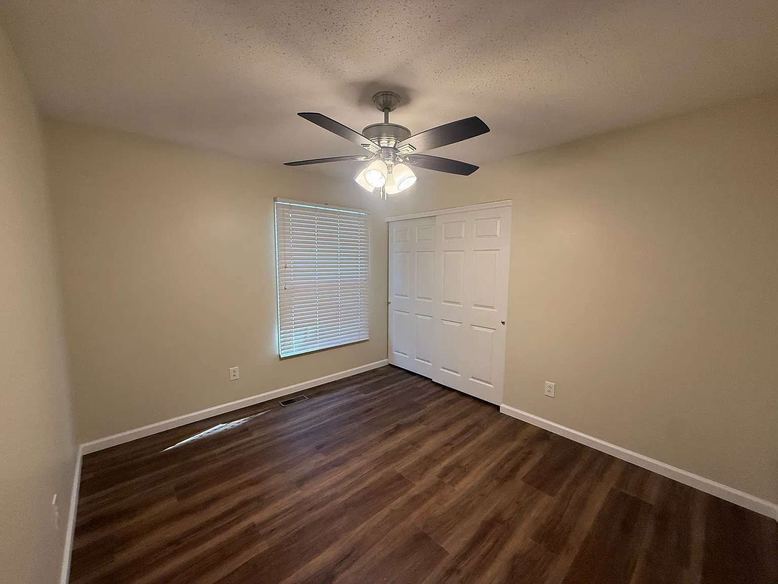 4 bed, 3010 sqft, $3,100 — Photo 4