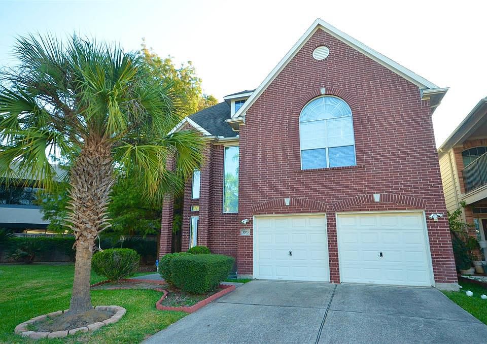 1st image of 3703 Royal River Dr