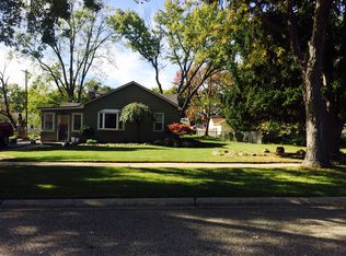 22509 Hawthorne St, Farmington, MI 48336