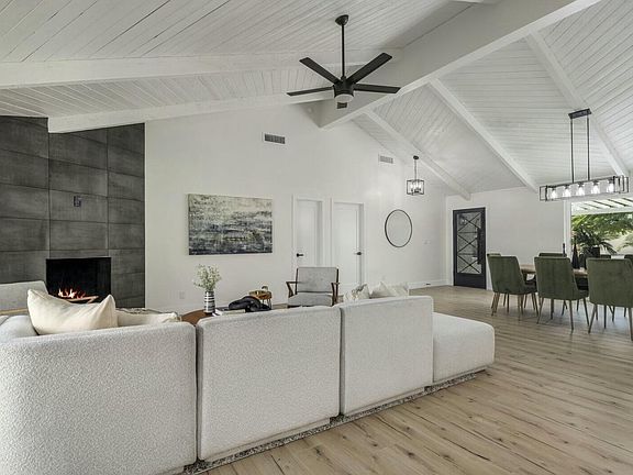 5th image of 14639 N 55TH Place