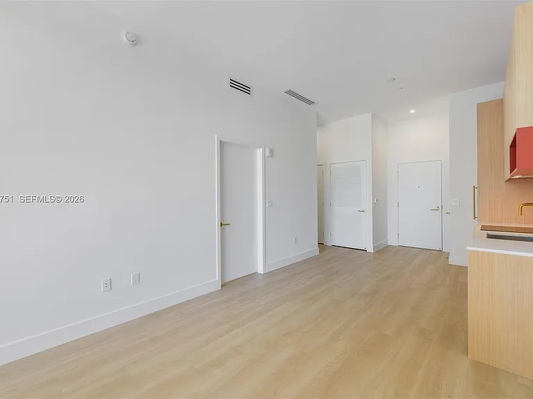 90 NE 32nd St #1108 — Photo 7