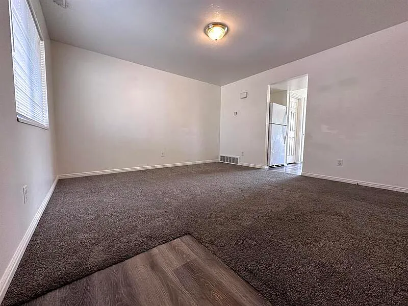 2 bed, 1.5 bath, 955 sqft, $1,075 — Photo 3