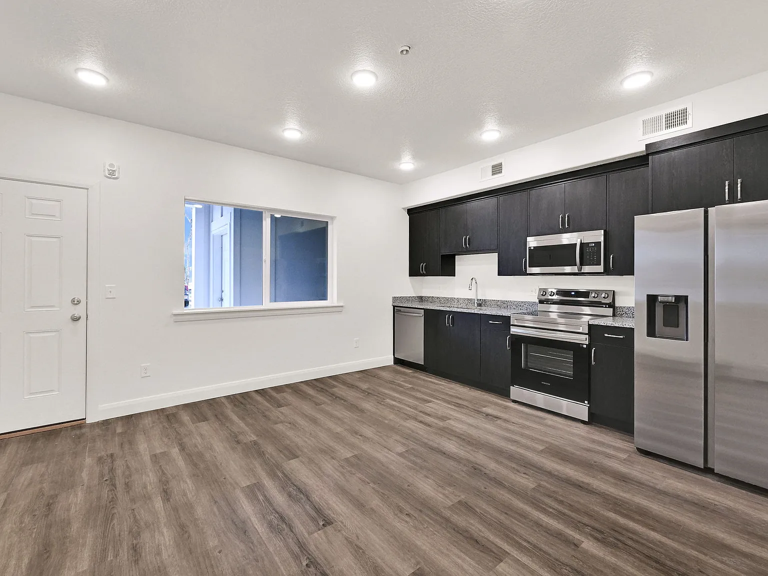 1 bed, 760 sqft, $1,275 — Photo 4