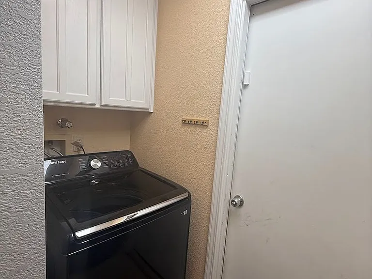 609 Montwood Dr — Photo 11