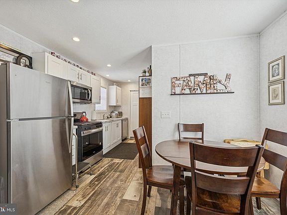 5th image of 604 Canter Rd #150