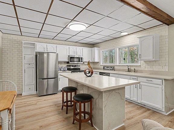 2nd image of 848 E Wheeler Rd