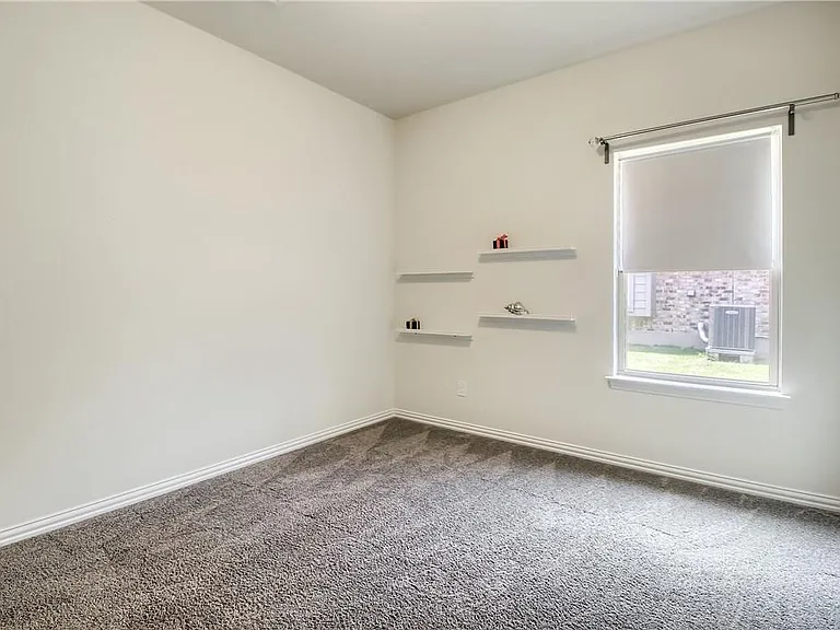 2813 Waterson St — Photo 25