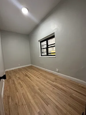 Rented by Peter R. Hungerford, LREB | media 32