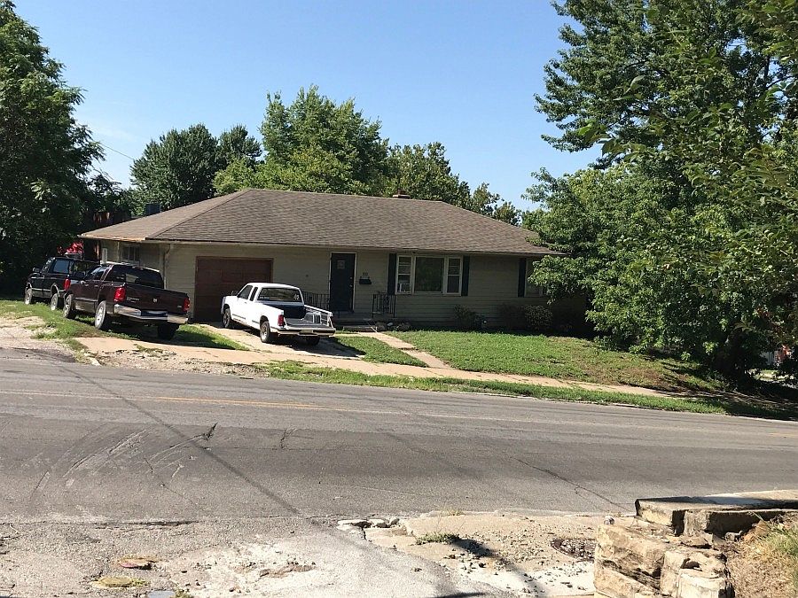 2nd image of 1010 Messanie St