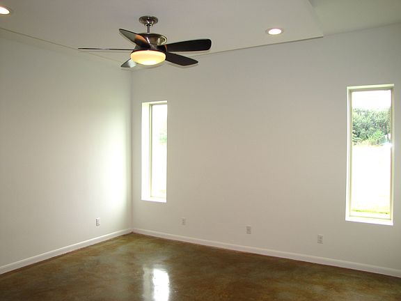 4th image of 1824 Kilgore Ave