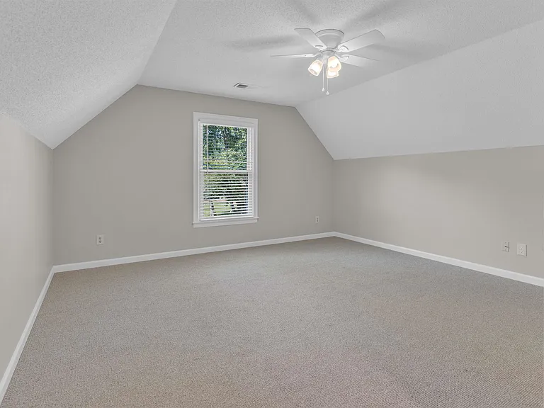 636 Fox Chase Cv N — Photo 25