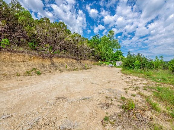 4th image of 21311 Creekside Dr