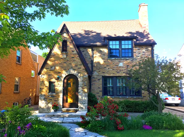 609 Pleasant Ave, Highland Park, IL 60035