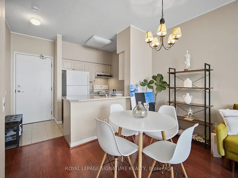 153 Beecroft Rd N #Penthouse 109 — Photo 12