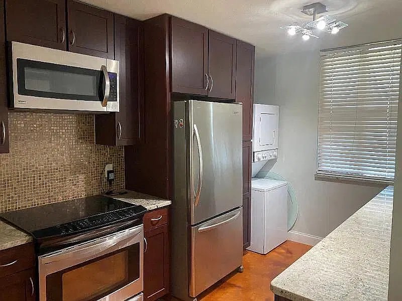 2 bed, 916 sqft, $1,900 — Photo 4