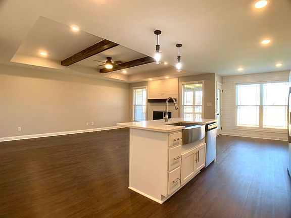 4th image of 1053 Charles Thomas Dr