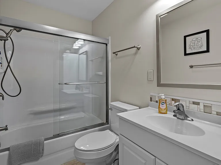 4701 N Kings Hwy #6 — Photo 33