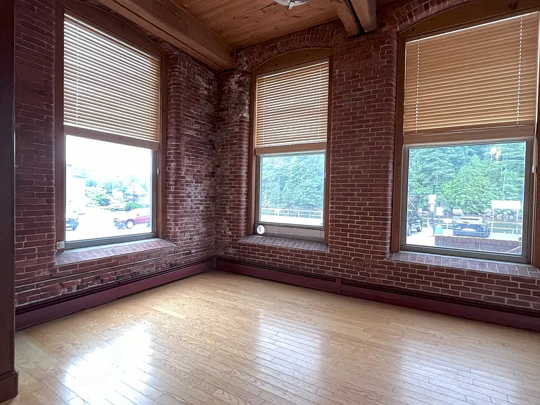125 Main St #14 — Photo 5