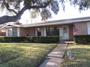 1209 E Inez St, Beeville, TX 78102