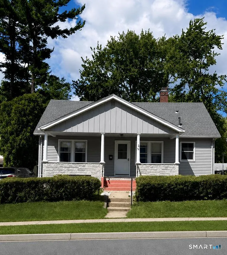 4 bed, 2.0 bath, 1602 sqft, $3,300 — Photo 1