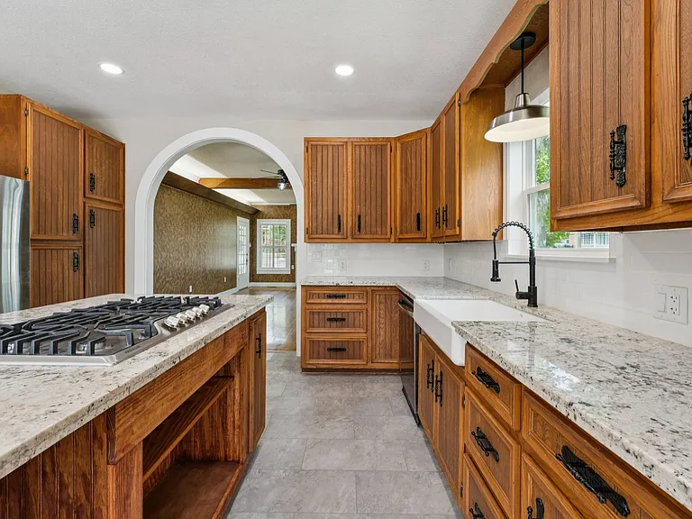 207 S Porter St — Photo 22