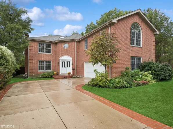2501 Thornwood Ave, Wilmette, IL 60091