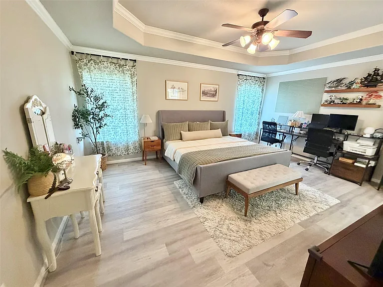 301 Friends Knoll Ln — Photo 9