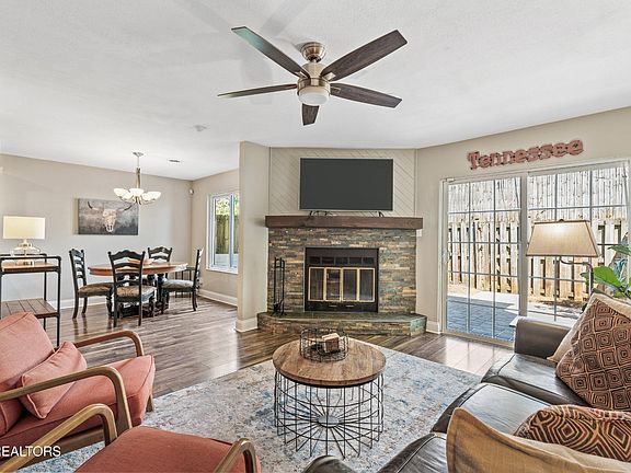 5th image of 7723 Village Dr