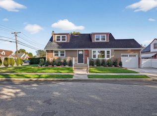 1098 Russell Street, Franklin Square, NY 11010