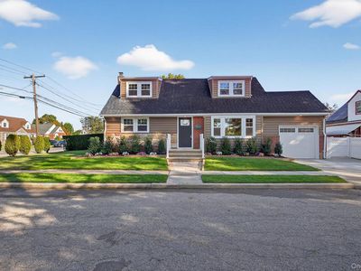 1098 Russell Street, Franklin Square, NY, 11010